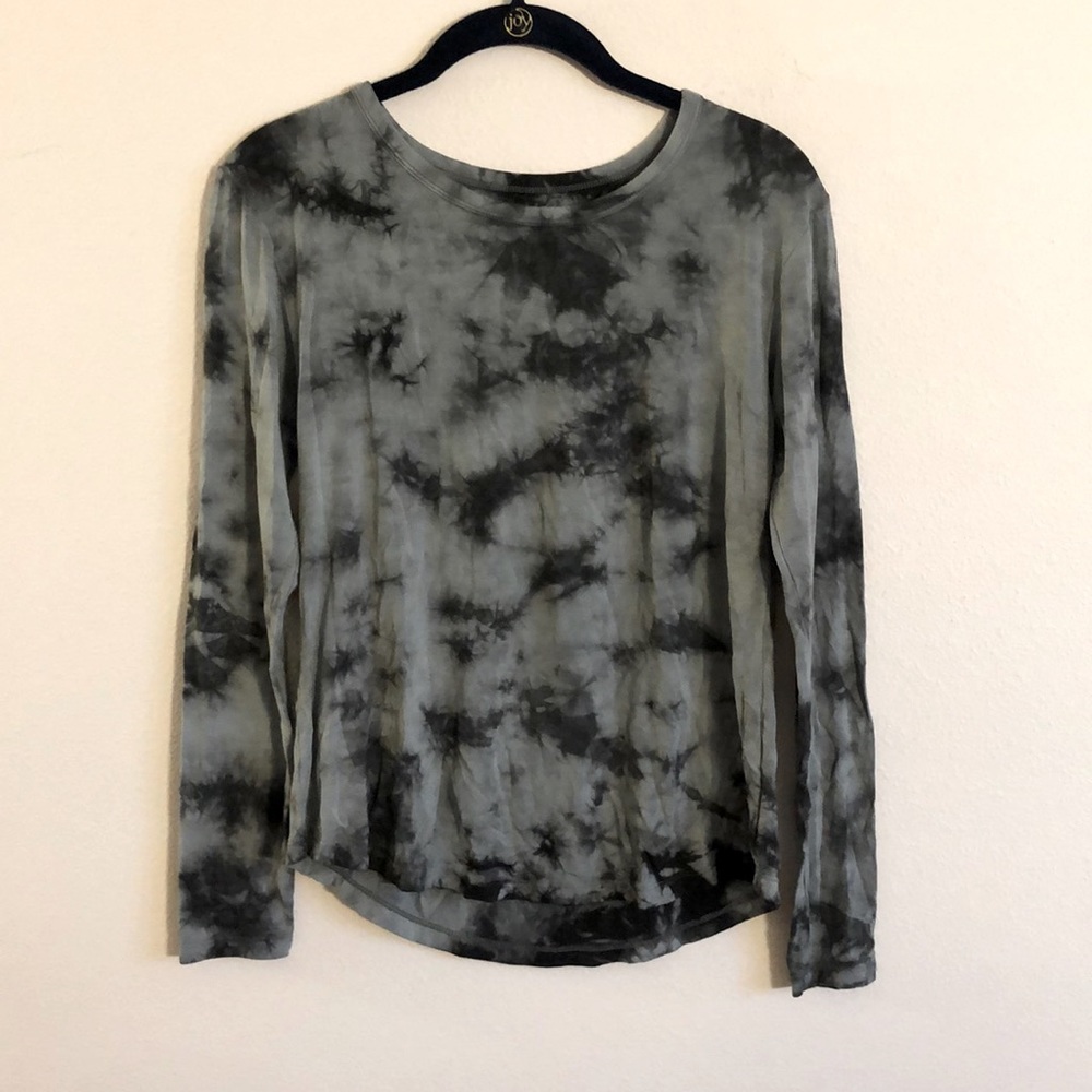 COPY - American Eagle Gray Tie Dye Long Sleeve Shirt